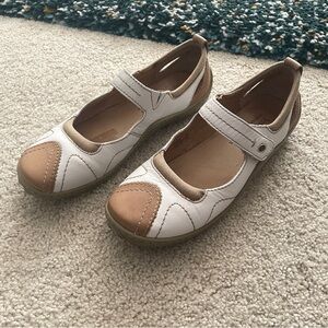 Josef Seibel white tan brown leather practical Mary Jane style shoes